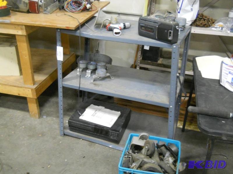lot 86 image: Metal Shelf