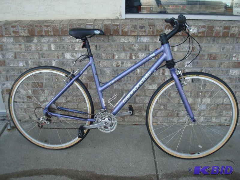 lot 12 image: Cannondale&nbspCad 2 Silk Path 300&nbspWome...