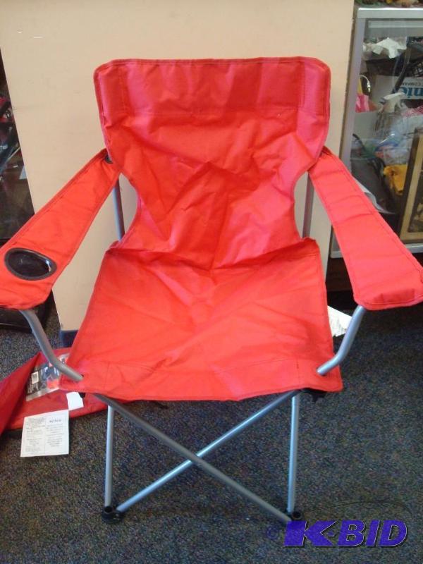 lot 6 image: Folding Lawn Chair With Bag...