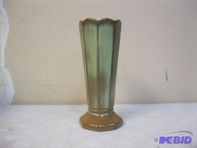 lot 62 image: Vintage Frankoma&nbspGreen Brown Glaze Red C...