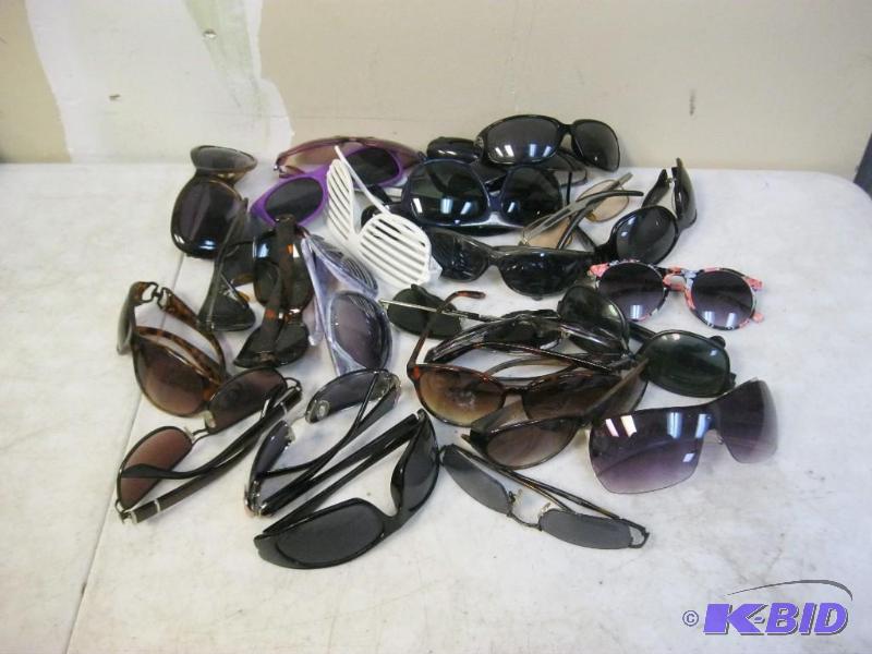 lot 65 image: Large Lot Of Sunglasses Some Scratched ...