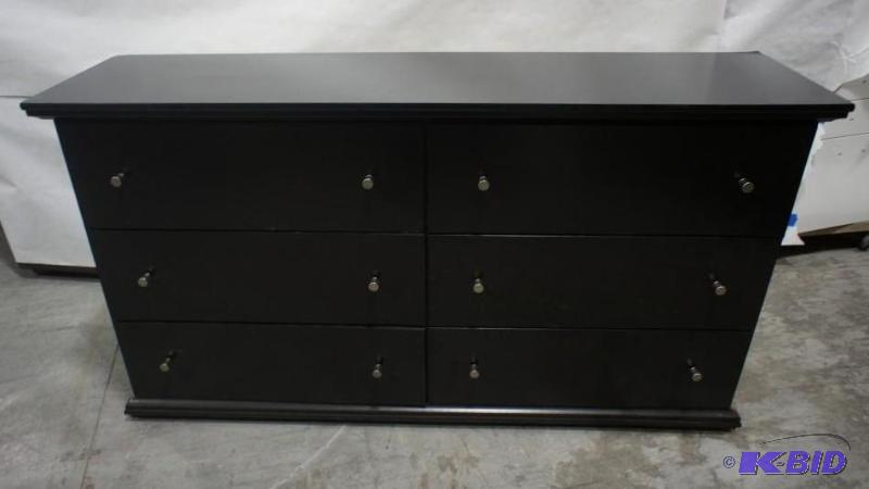 New Ashley Signature 6-drawer - MSRP $349.99 ...