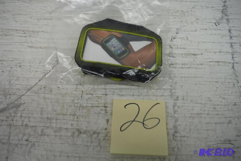 lot 26 image: Belkin Easyfit sport for iPhone 4S