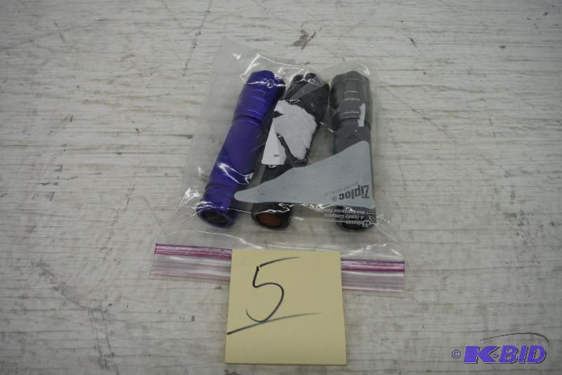 lot 5 image: Duracell 300 lumens Flashlights set of three