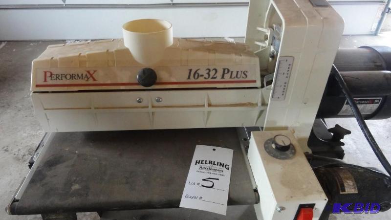 lot 5 image: Performax&nbsp16x32 drum sander wextra belt...