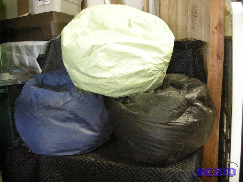 lot 16 image: 3 bean bags