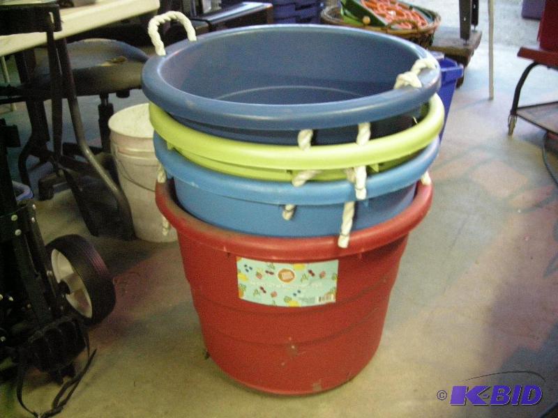 lot 18 image: 4 23gal multi-use tubs