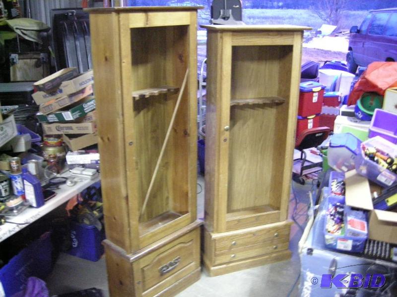 lot 20 image: 2 gun cabinets