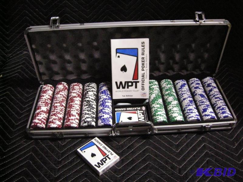 lot 21 image: Poker Set