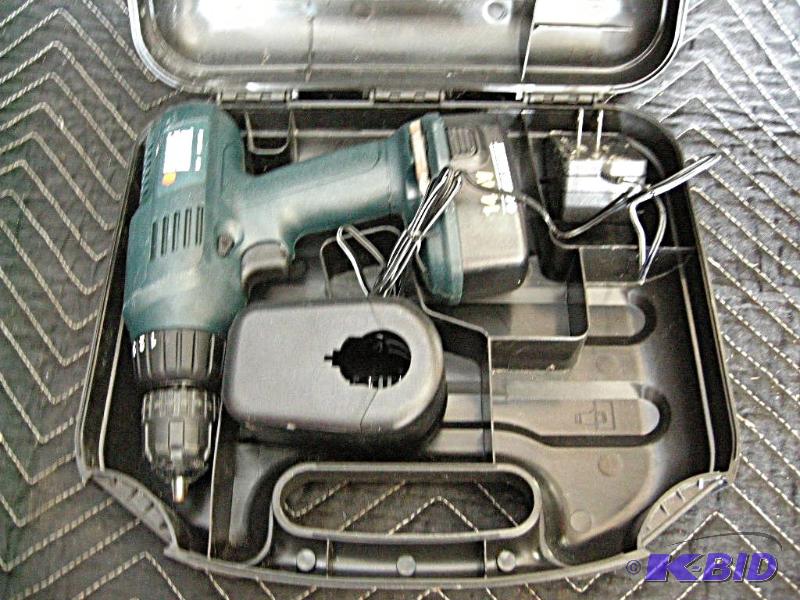 lot 25 image: Cordless Drill