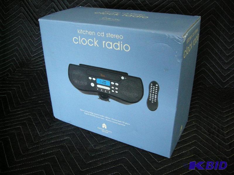 lot 36 image: Kitchen clock radio