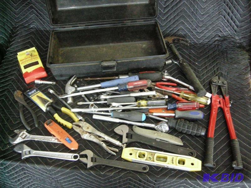 lot 65 image: Tool box