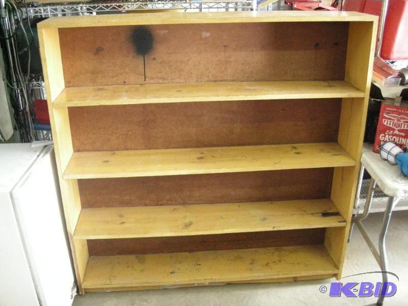 lot 73 image: Vintage pine shelf