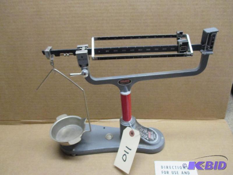Olhaus reloading scale, used with manual...