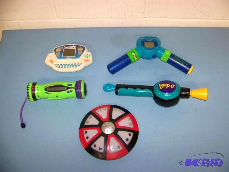 lot 102 image: (5) Kids games