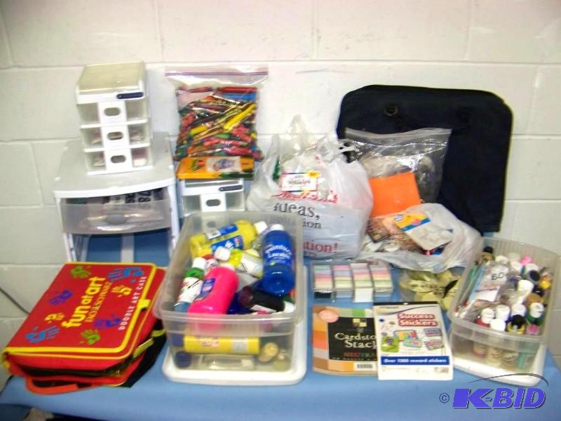 lot 104 image: Arts and Crafts lot