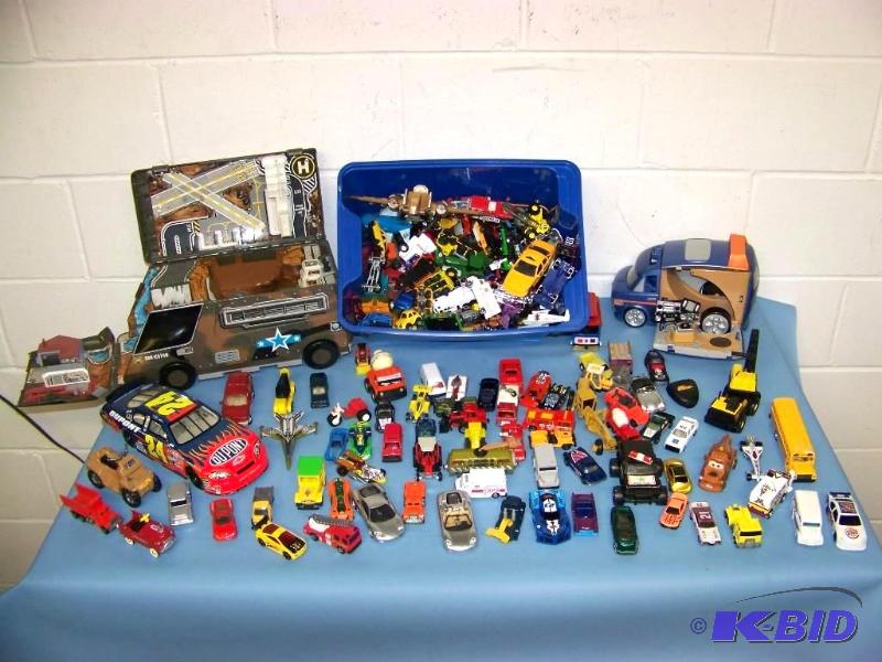 lot 15 image: Large lot of Hot Wheels  Micro Machines  Diecast Cars and more