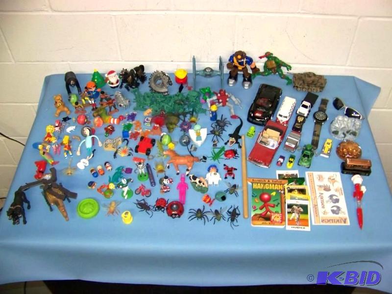 lot 4 image: Large, miscellaneous lot of Figures, Characters, Vehicles and more