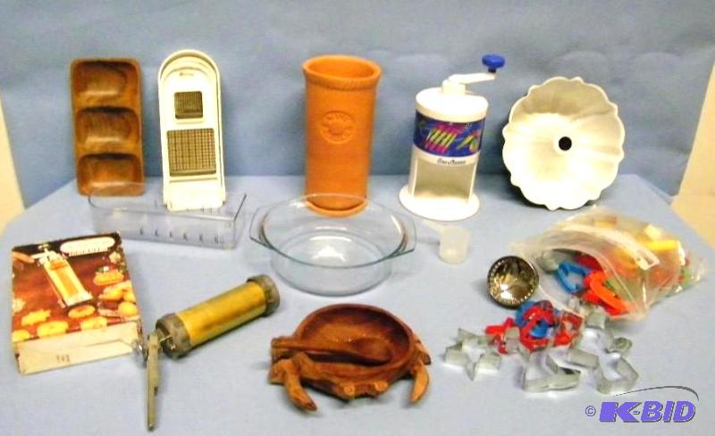 lot 57 image: Kitchen Tools  Untensils