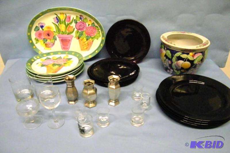 lot 67 image: Glassware, Shot Glasses and Decorative Plate sets