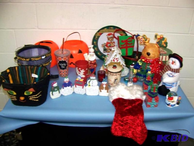 lot 96 image: Seasonal items