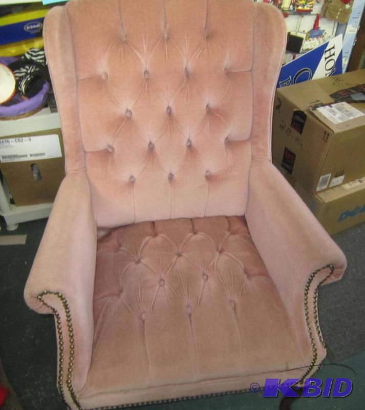 lot 528 image: Mauve Chair