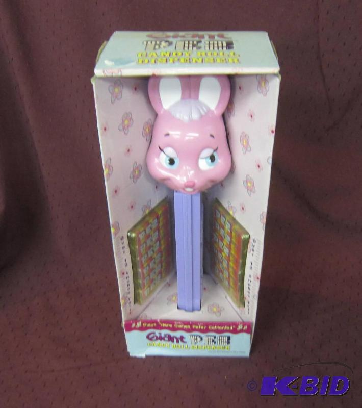 lot 551 image: NEW Giant Pez - Bunny plays Here Comes Peter Cottontail - 12