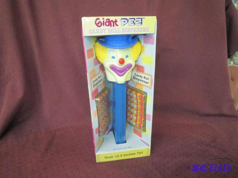 lot 556 image: NEW Giant Pez - Clown Blue - 12.5