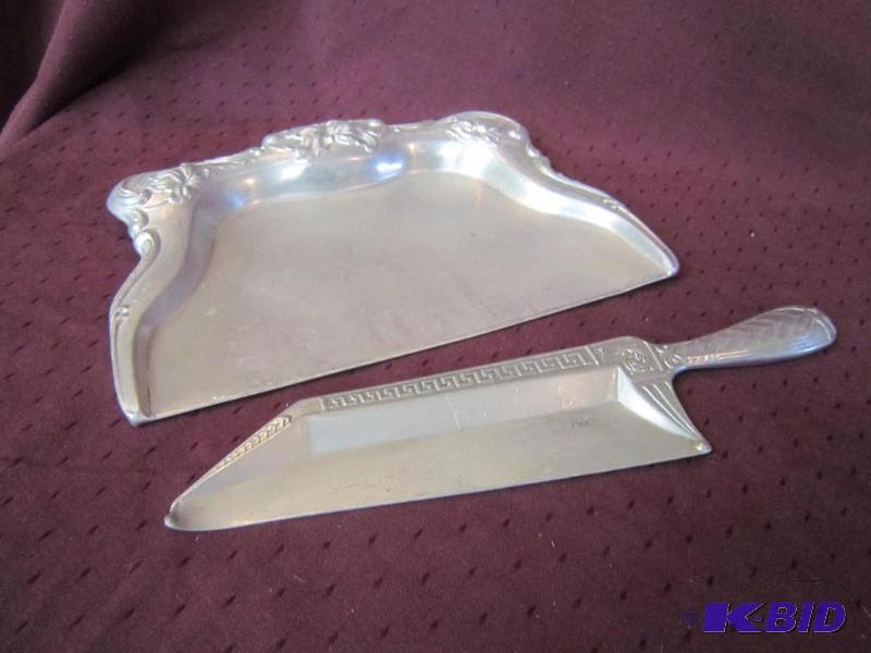 lot 558 image: Vintage Aluminum Art Nouveau Crumb Tray Silent Butler
