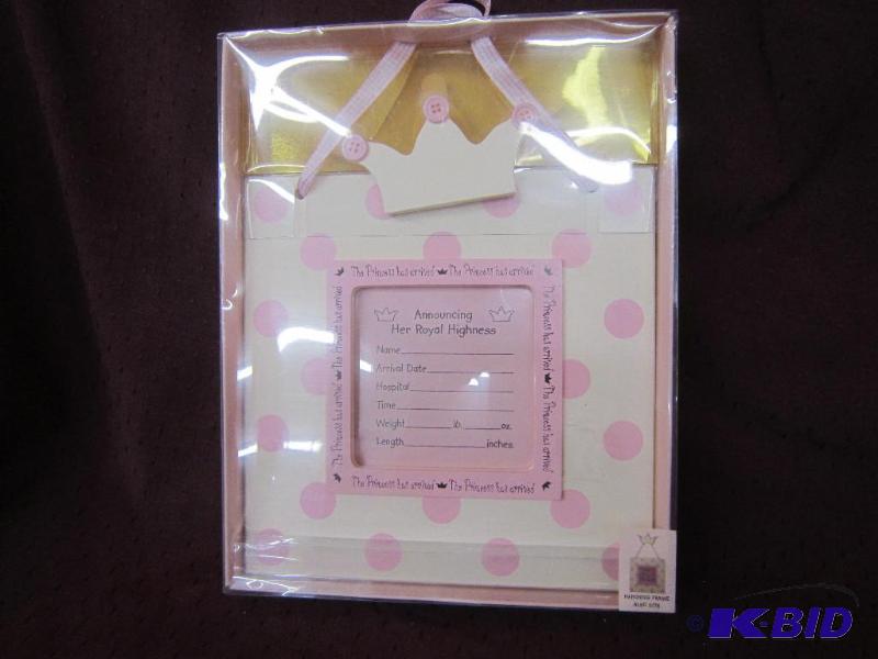 lot 568 image: NEW Princess Baby Frame - Announcing Her Royal Highness