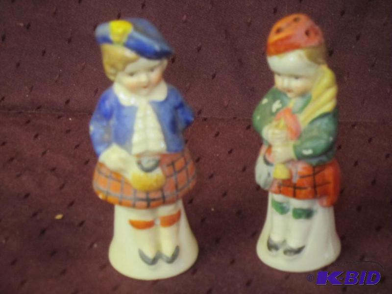 lot 582 image: Scotish Salt and Pepper Shakers Antique - Collectible