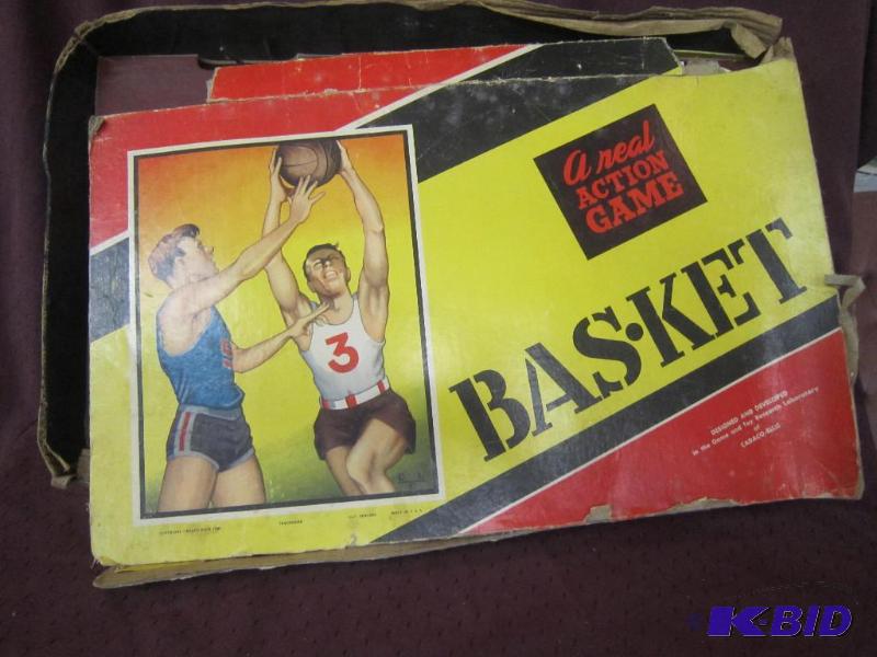 lot 594 image: Vintage 1938 Bas-ket Basketball Action Game Cadaco