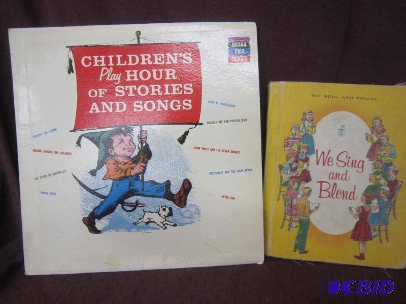 lot 612 image: Vintage - We Sing and Praise We sing and Blend Book & Childrens Play Hour of Stories & Songs Record