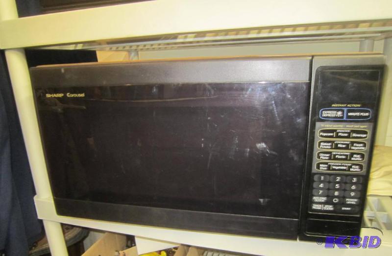 lot 637 image: Sharp Carousel Microwave - Works