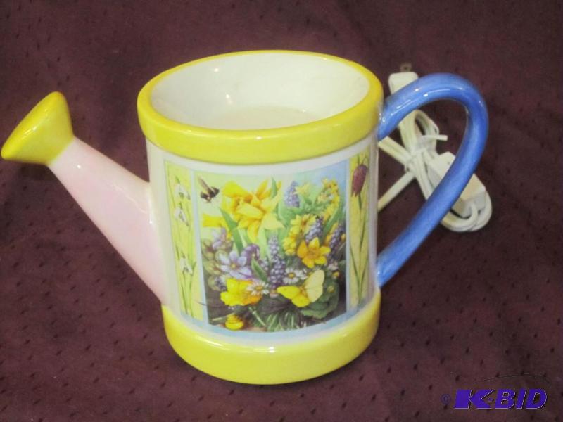lot 646 image: NEW  Teapot Tart Wamer Electric