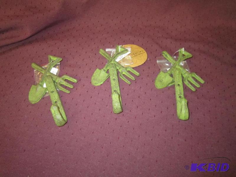 lot 663 image: NEW  3 Garden Tools Metal Coat or Hat Hooks