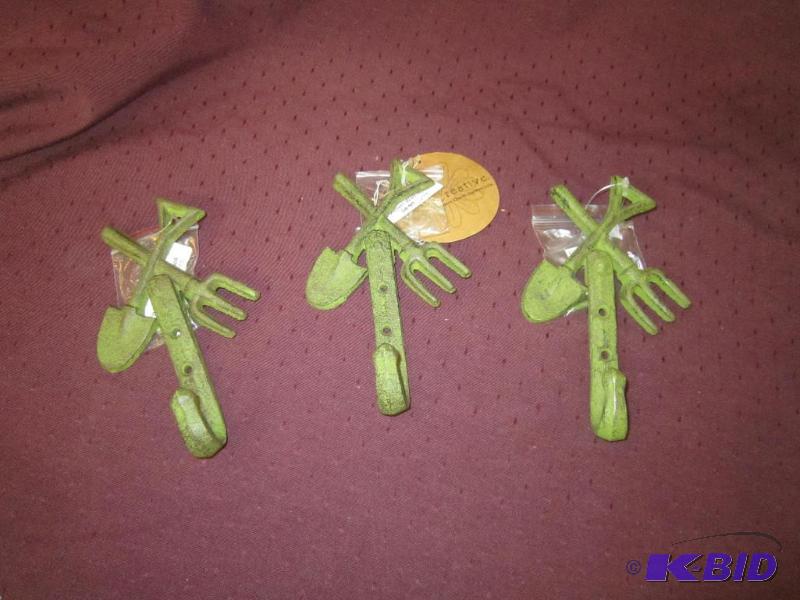 lot 665 image: NEW  3 Garden Tools Metal Coat or Hat Hooks