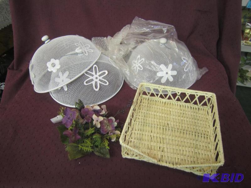 lot 709 image: NEW Napkin Holder, Three White Food Covers (Cute) and Artifical Flower
