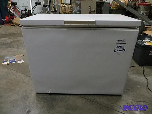 lot 13 image: Crosley Chest Freezer