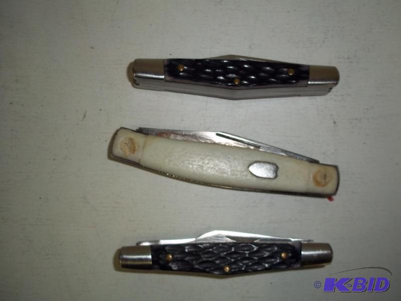 3 pocket knives...