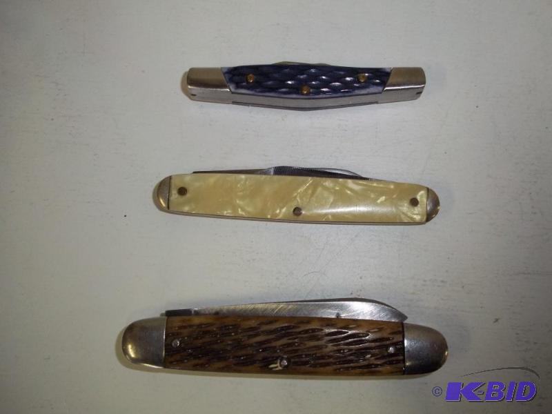3 pocket knives...