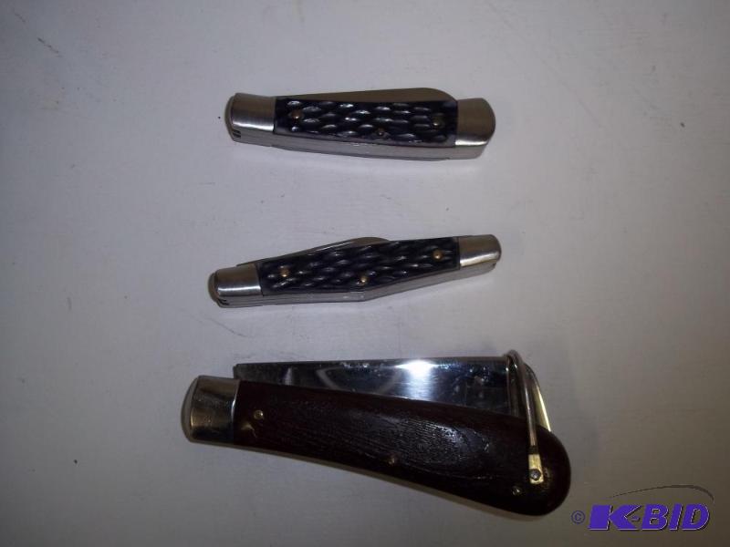 3 pocket knives...