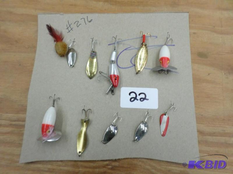 lot 22 image: (11) Vintage Fishing Lures...