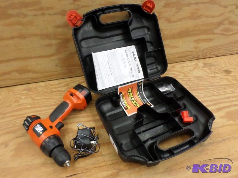 lot 7 image: Black & Decker 9.6Volt Cordless Drill Set...