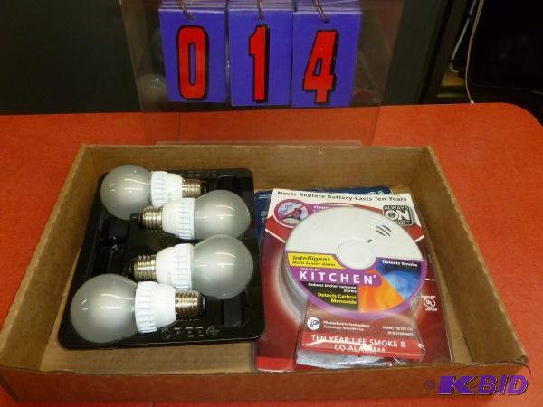 Flat of smoke detectors and package of 4 led ...