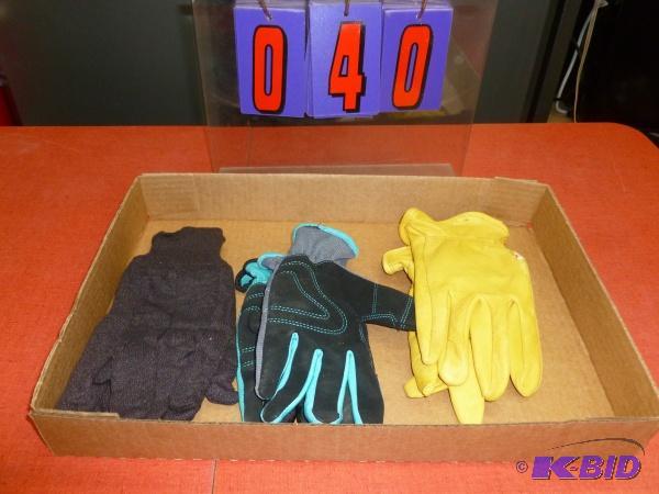 Flat of 3 pair of size small and medium mecha...