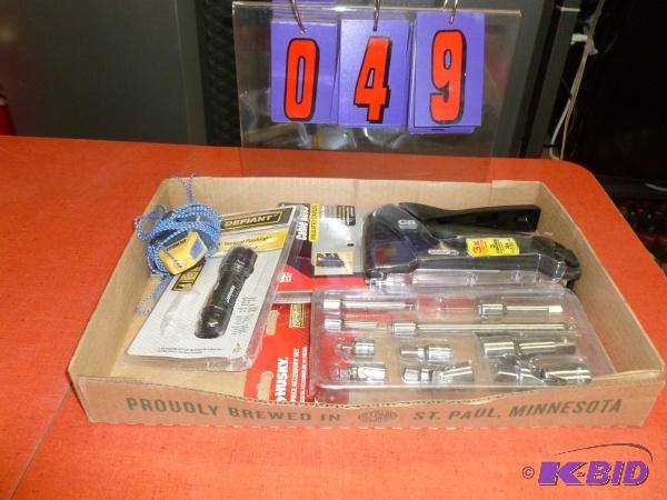 Flat of tools, husky extension set with led f...