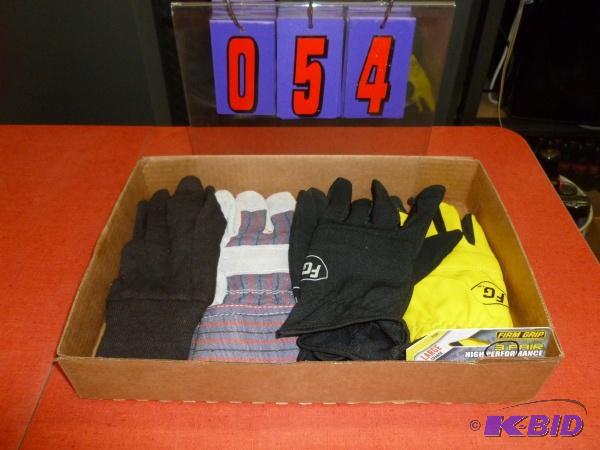 Flat of 4 pair size large and xl gloves. As s...