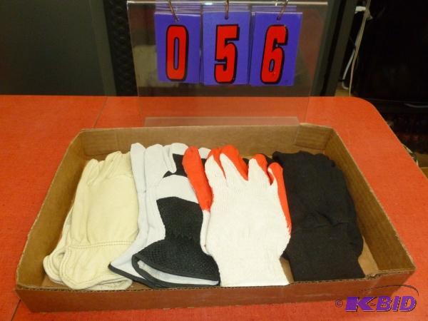 Flat of 4 pair size small and medium work glo...