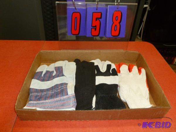 Flat of 4 pair size small and medium work glo...